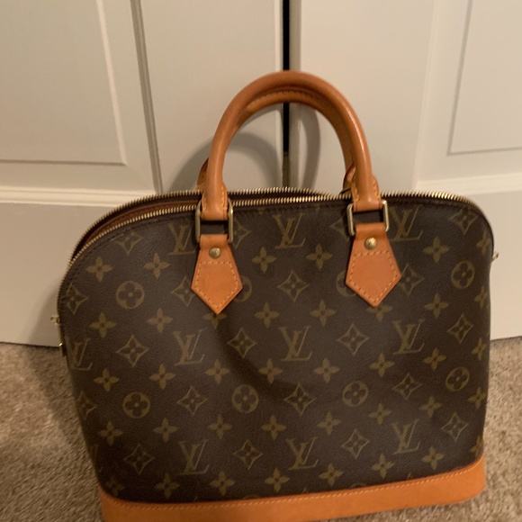 Louis Vuitton Signature Alma MM Purse - Picture 1 of 9